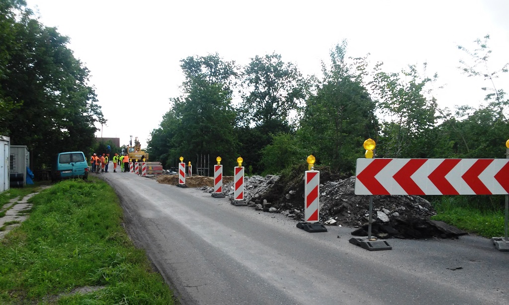 Powiększ zdjęcie. Remont drogi w Barnówku
