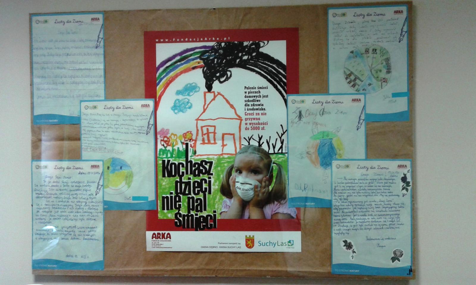 Powiększ zdjęcie. Listy do ziemi i plakat