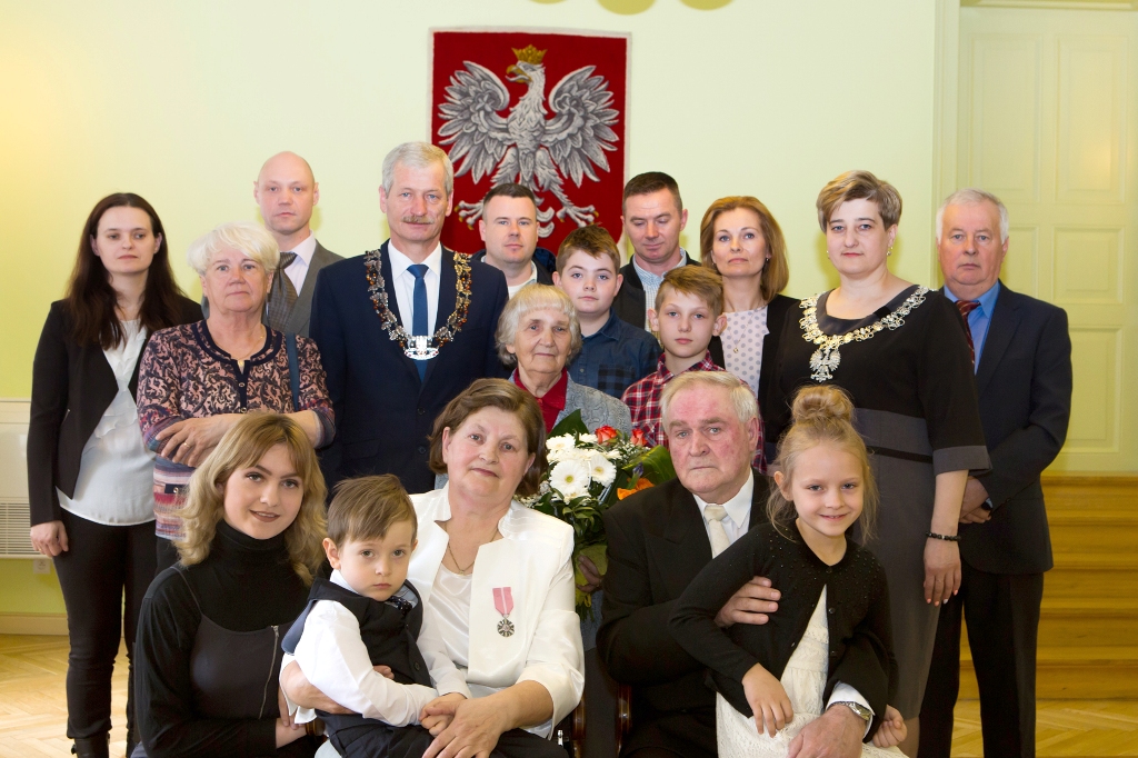 Jadwiga i Jan Dagilowie z rodziną