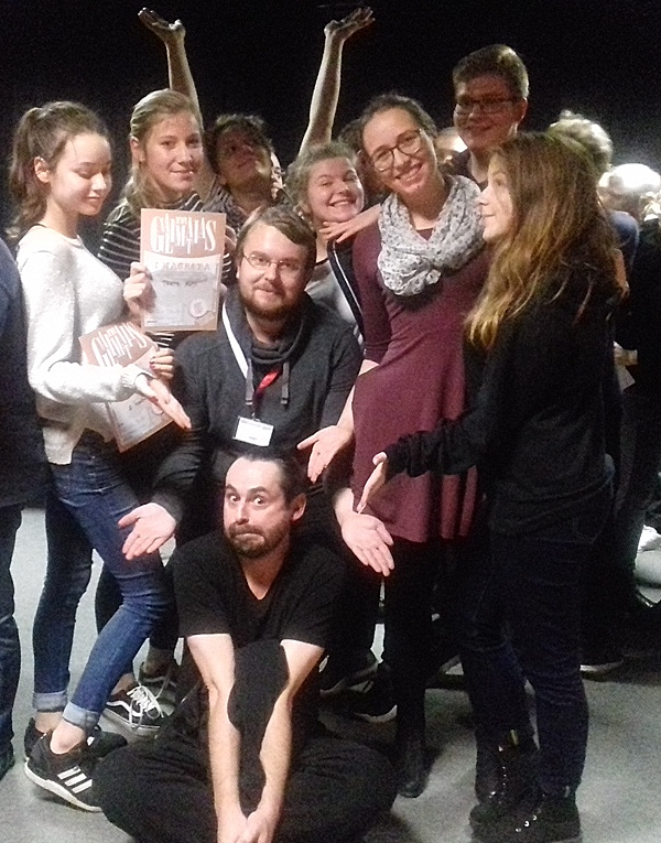Aktorzy Teatru KOD z członkami jury