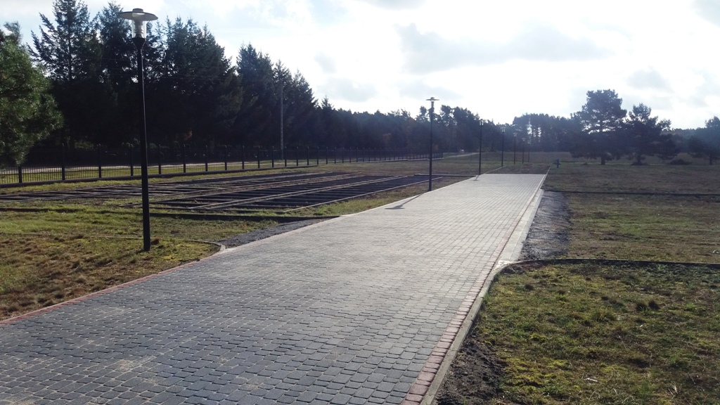 Powiększ zdjęcie. Wykonana nowa aleja główna