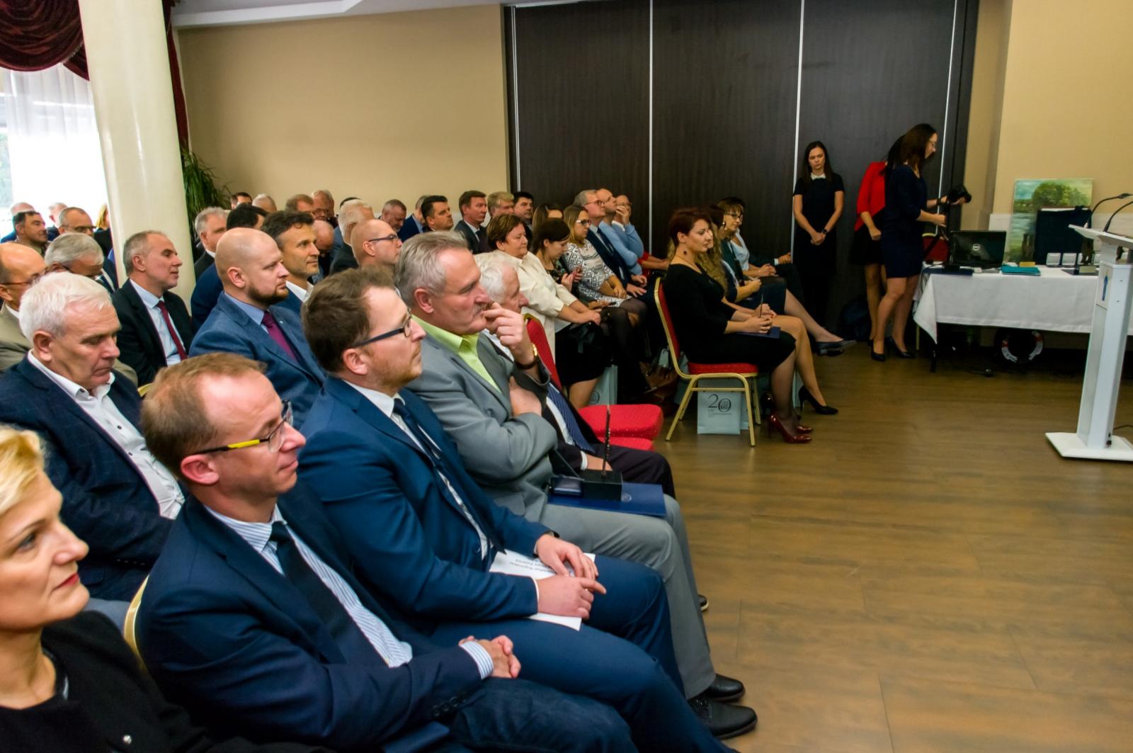 Powiększ zdjęcia. Zgromadzeni goście