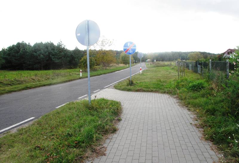 Powiększ zdjęcie. Koniec ścieżki w kierunku Dargomyśla 