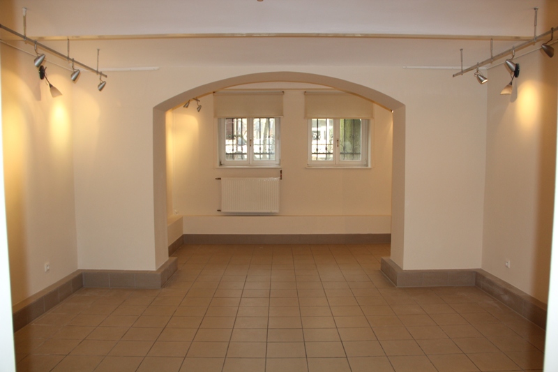 Sala wystawowa w piwnicy