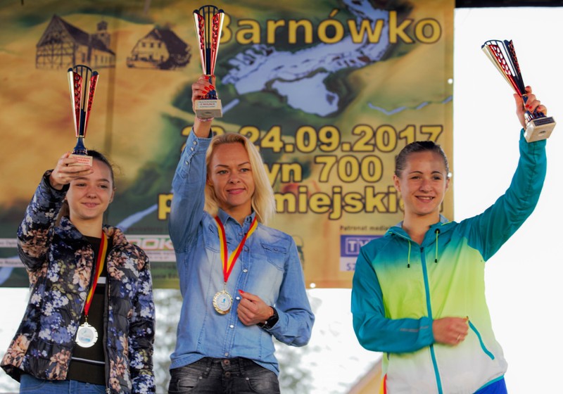 Trzy najlepsze zawodniczki na podium