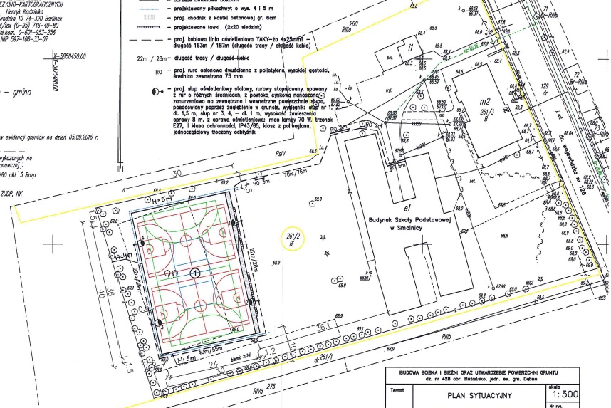 Powiększ mapa sytuacyjna zaprojektowanego boiska.