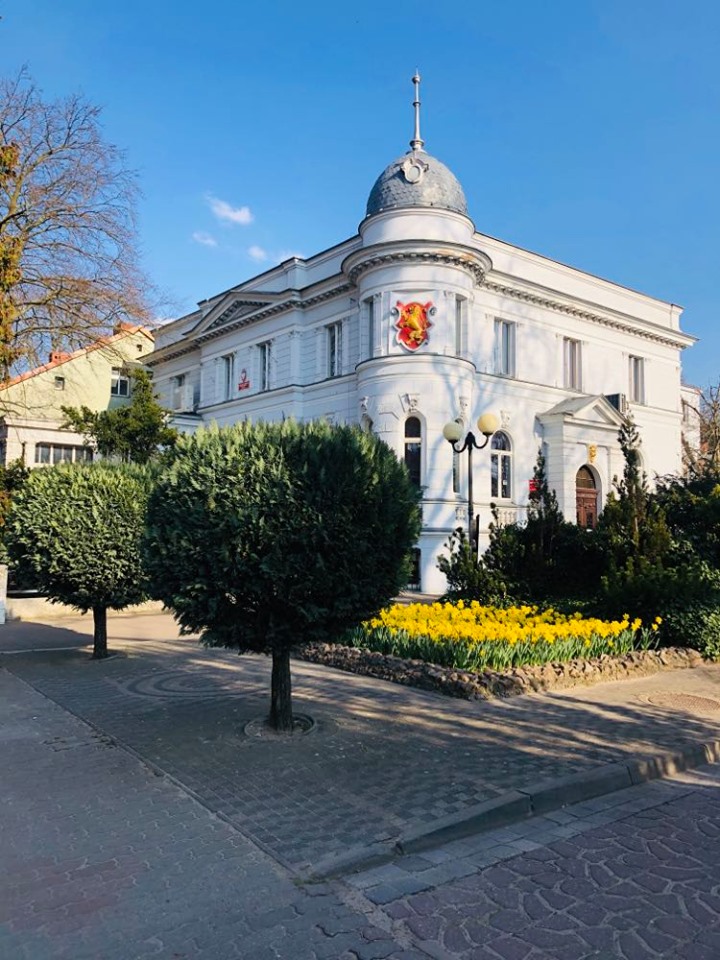 Powiększ zdjecie. Budynek biblioteki