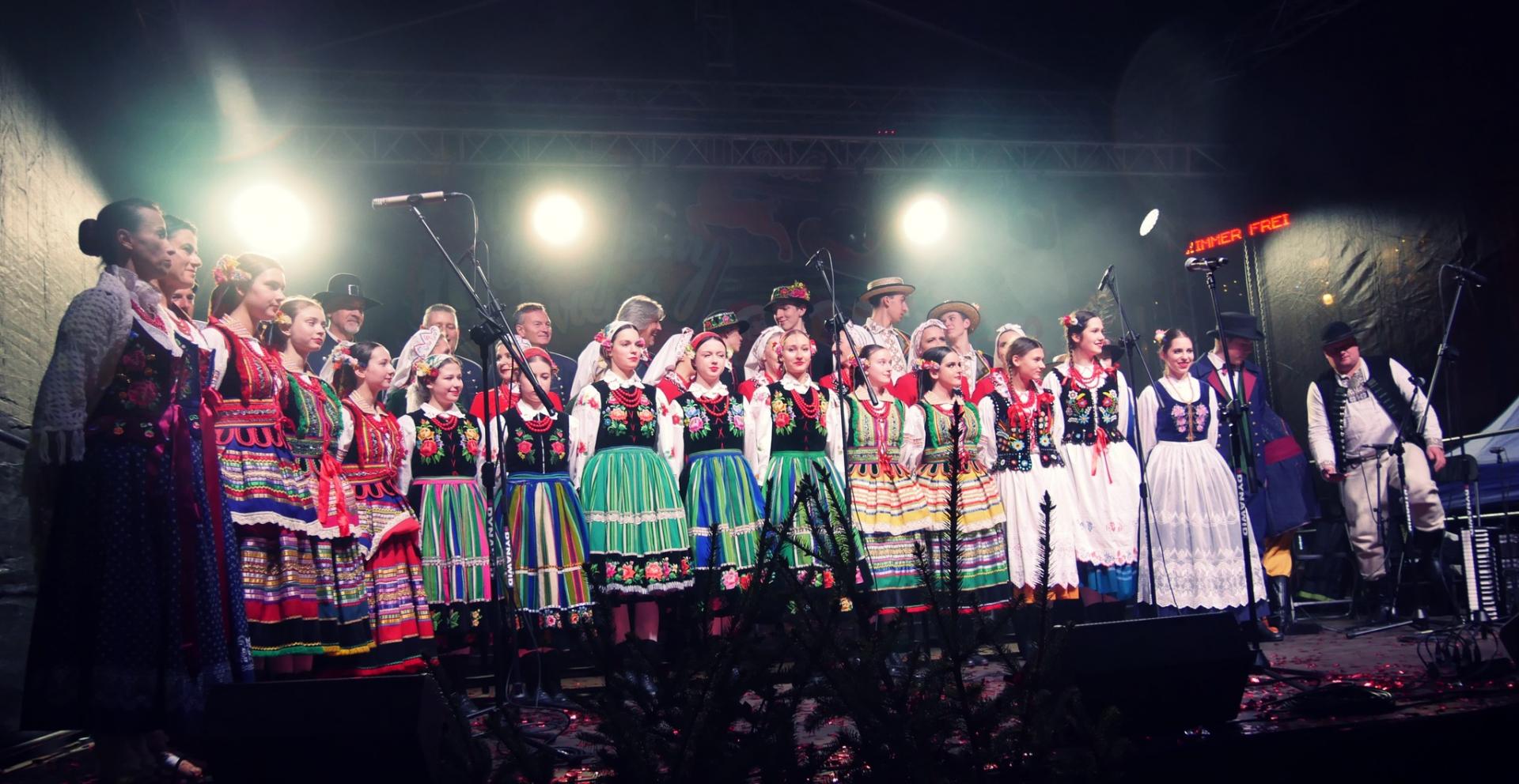 Zesp&oacute;ł Szczecinianie na scenie 