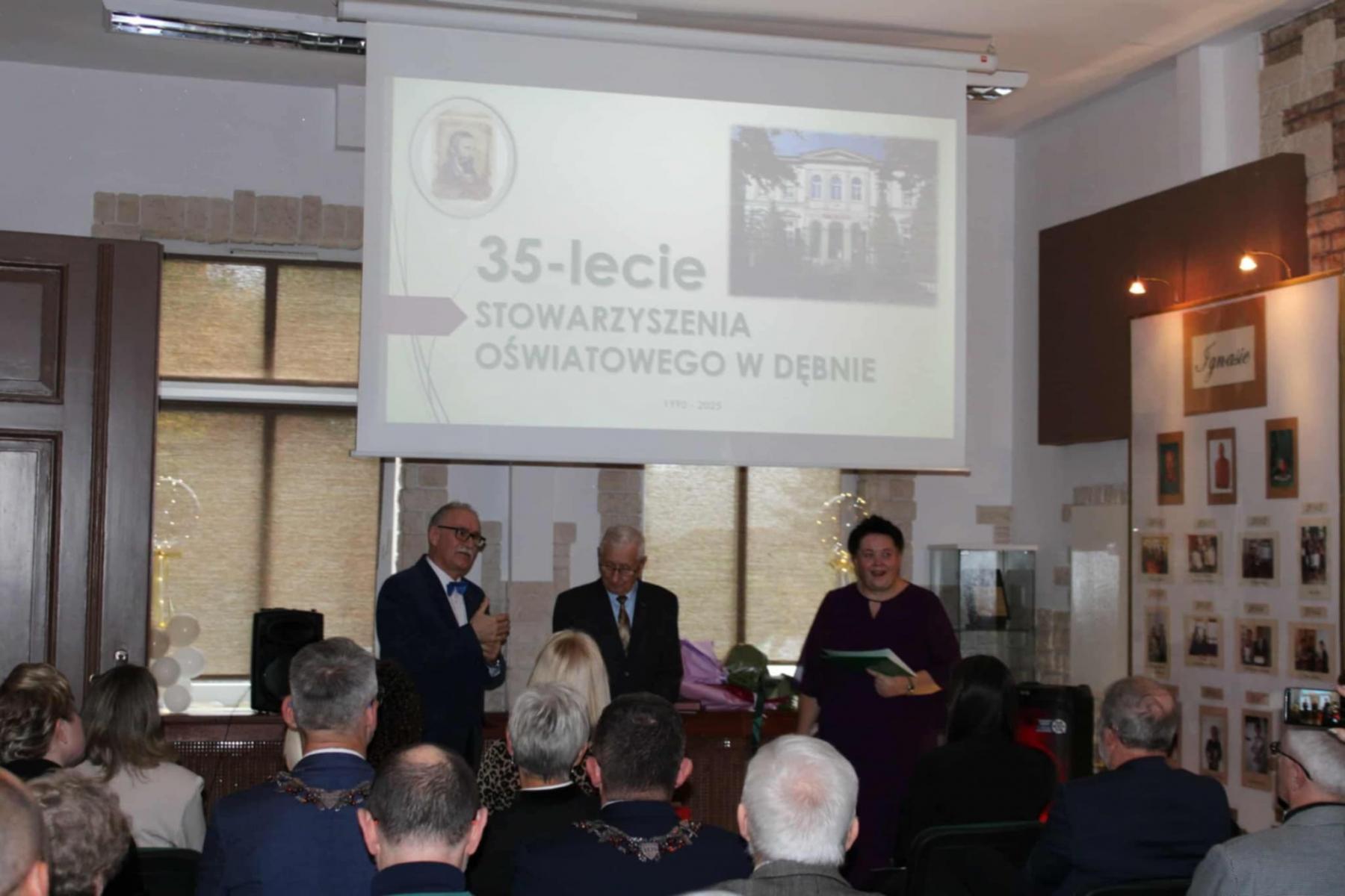 Goście zgromadzeni w sali 