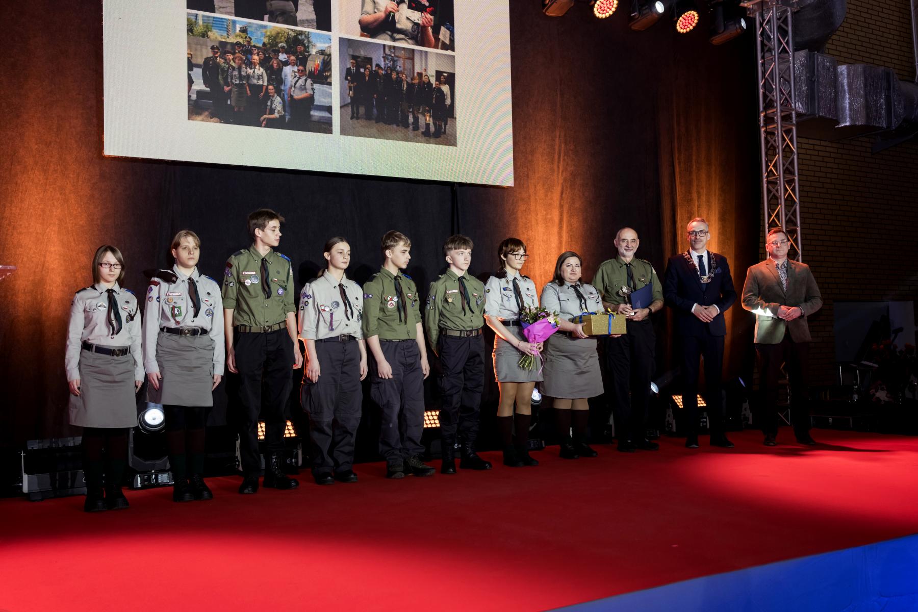 Harcerze na scenie, burmistrz i laureat z 2023 roku Marcin Pech 