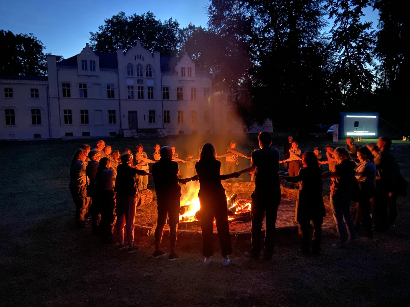 Krąg przy ognisku