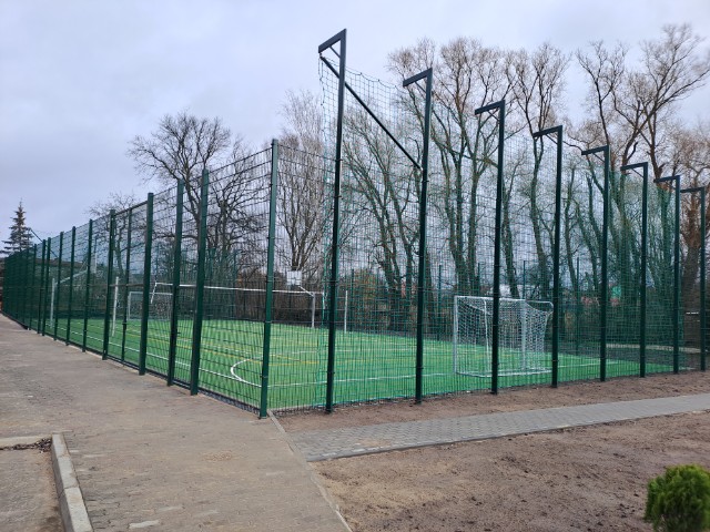 Ogrodzone boisko sportowe