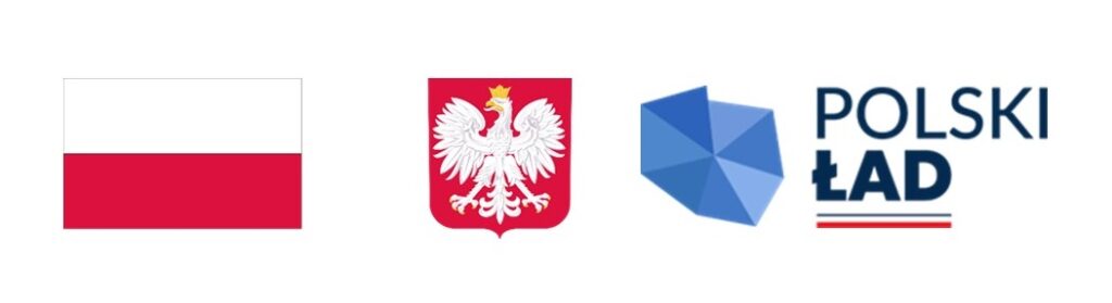 Ciąg logotypów: biało-czerwona flaga Polski, godło polskim, znak Polski Ład (niebieska grafika w kształcie Polski, napis Polski Ład) 