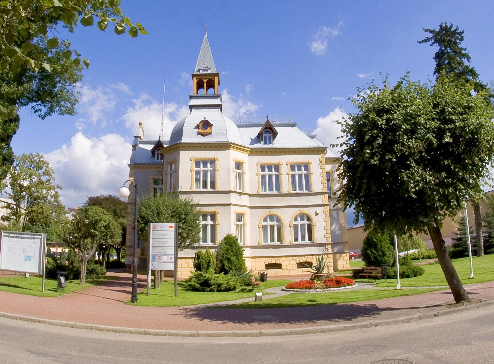 Budynek Urzędu Miejskiego w Dębnie 